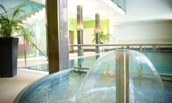 Lenzerheide Apartment | Cozy Apartment for 4 with Balcony, Kitchen & Spa Access
