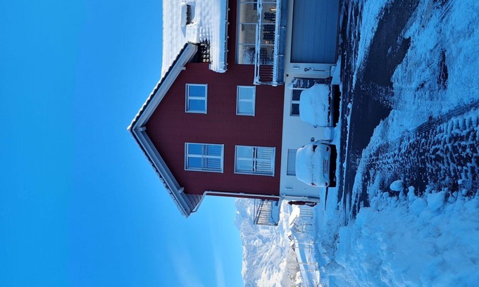 Reichenburg Apartment | Cozy Lake View Apartment for 2 with Terrace & WIFI