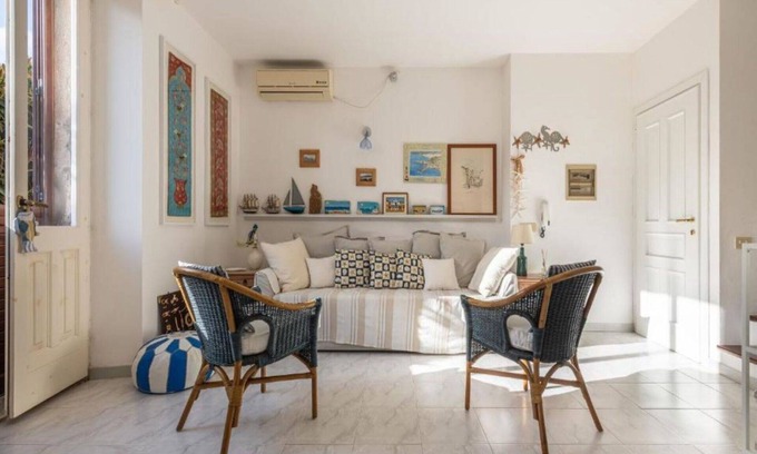 Carloforte Apartment | Cozy Oceanfront Apartment for 4 with A/C & WIFI