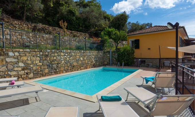 Pietrabruna Apartment | Spacious Apartment for 18 with Private Pool & Ocean View