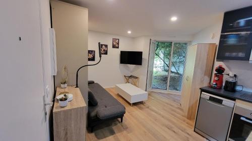 Le Kremlin-Bicetre Apartment | Inviting Apartment Near Kremlin Bicetre Metro Station