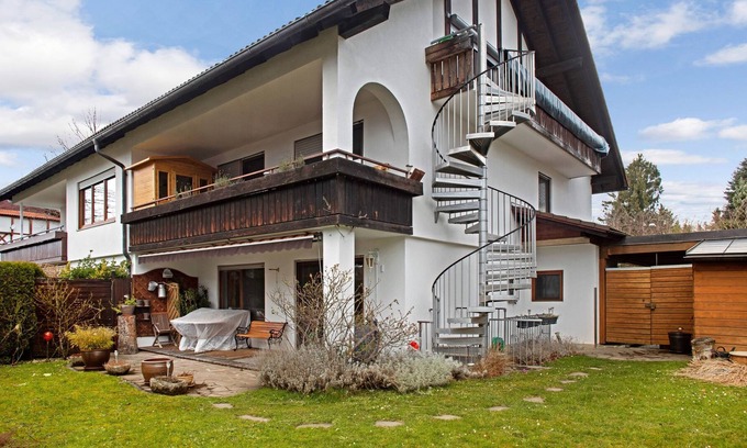 Bad Schachen Apartment | Cosy Apartment "Frey Lindau" with Wi-Fi, Balcony & Garden; Parking Available