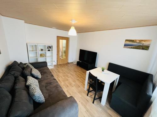 Glauchau Apartment | Pet-Friendly 5-Bed Apartment Near VW - Rated 8/10