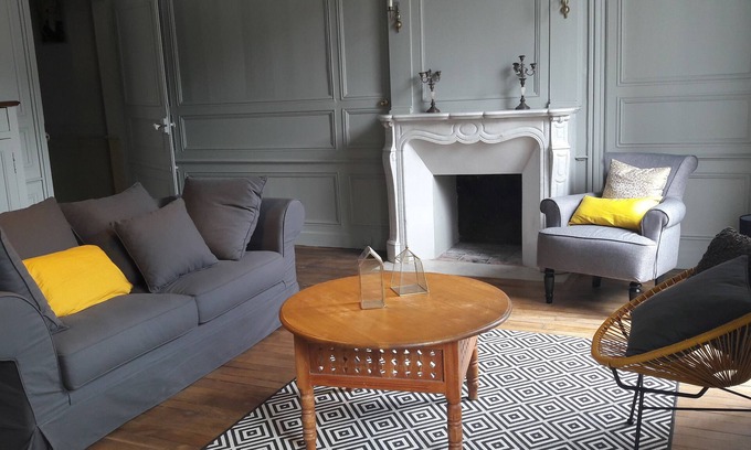 Plerin Apartment | Inviting Apartment in Historic Ship Owner's Home, 9.6/10