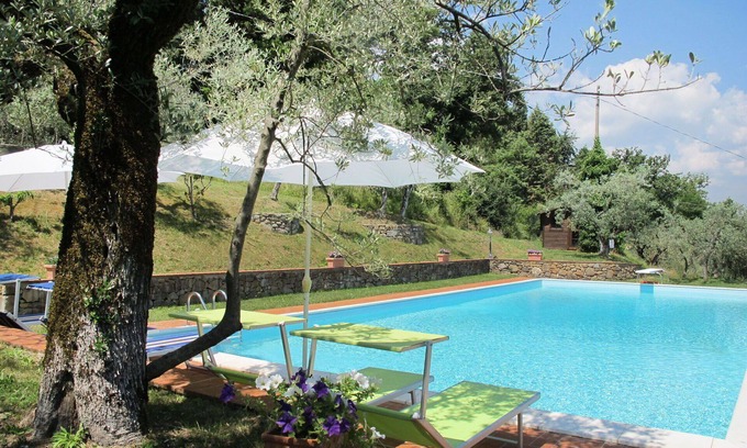 Montevarchi Villa | Cozy Villa Apartment for 4 with Pool, Pets Welcome & Parking