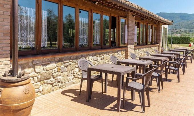 Pian di Sco House | Cosy apartment in villa for 4 guests with pool, WIFI, TV, patio and parking