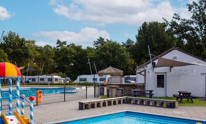 Soerendonk House | Cosy apartment in villa for 6 guests with pool, TV, terrace, pets allowed and parking
