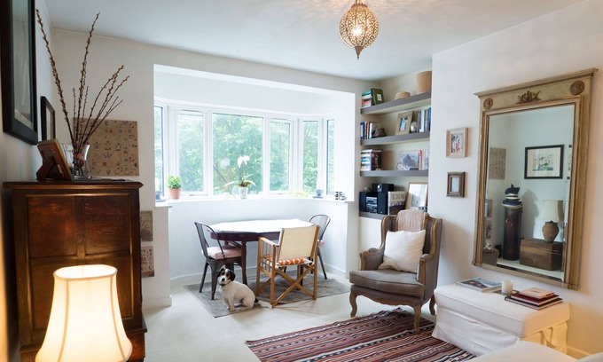 Askew Apartment | Cozy Apartment in Shepherd's Bush with Accessible Kitchen