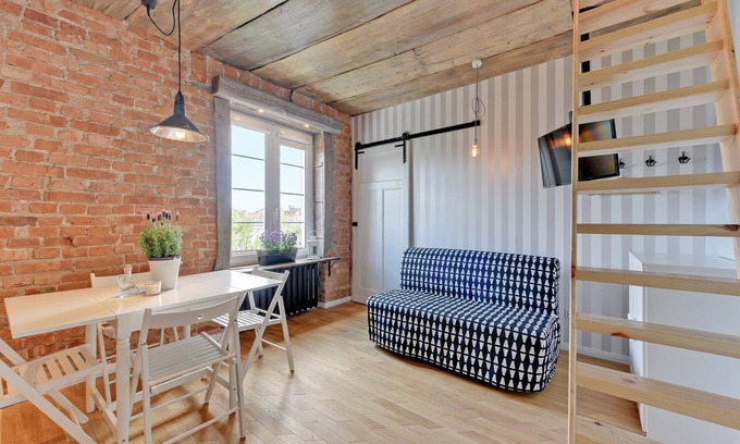 Old Town Apartment | Inviting Apartment in the Heart of Old Town - 10/10 Rating
