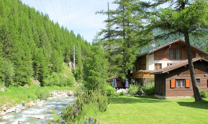 Saas-Balen House | Cozy Villa Apartment for 6 with WIFI and Pet-Friendly Amenities