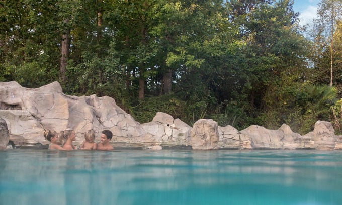Les Barils House | Welcoming Villa Retreat for 4 with Pool & Hot Tub