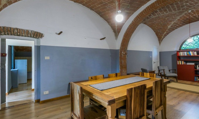 Lorenzana Villa | Charming Villa Apartment for 4 with Pool and Pet-Friendly