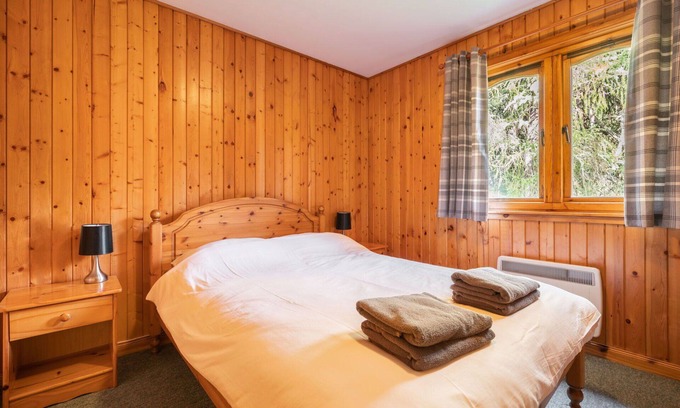 Balnain House | Cozy Villa Apartment for 4 with Lake View & Pet Friendly