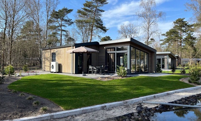Noordoostelijk van Schaarsbergen House | Cozy Villa Apartment with Pool, A/C, and Terrace for 4
