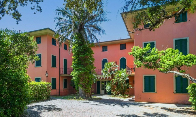 Rosignano Marittimo Apartment | Cosy apartment for 4 people with WIFI, pool and patio