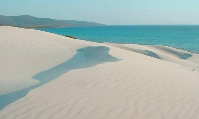 Porto Pino Apartment | Romantic Oceanfront Apartment Near Tropical Beaches