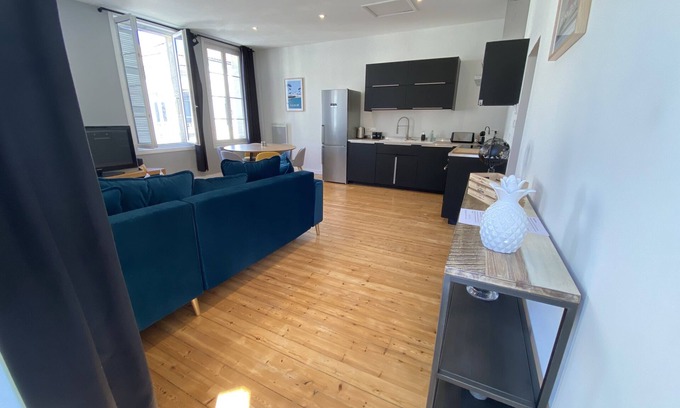 Rochefort Apartment | Cozy "Loti" Apartment in Hyper Centre ROCHEFORT with Spa