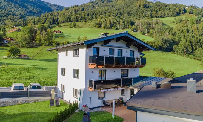 Stuhlfelden Apartment | Comfortable Apartment Just 10 Minutes from the Ski Lift