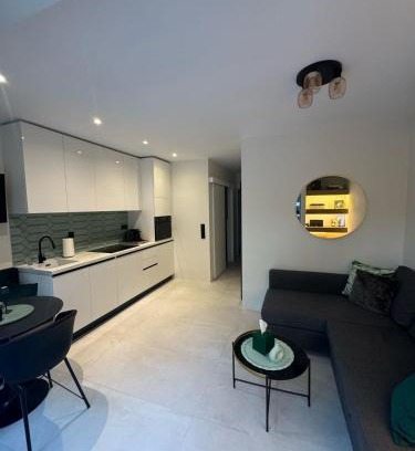 Glyfada Apartment | Cosy apartment with shared pool and garden