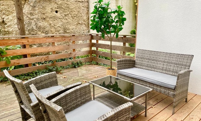 Wahring Apartment | Cosy Apartment with Terrace & Free Parking