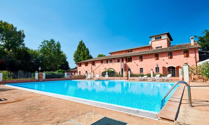 San Brizio Apartment | Cozy Apartment for 5 with Pool, Pets Welcome & Balcony