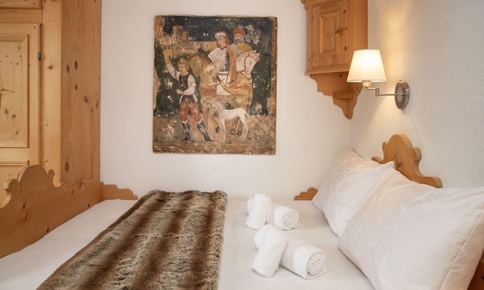 Falera Apartment | Cosy apartment with WIFI, pool, TV, patio, pets allowed, panoramic view and parking
