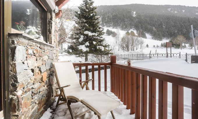 Soldeu Apartment | Inviting Chalet Apartment - 5 Mins to Slopes & Spa Amenities