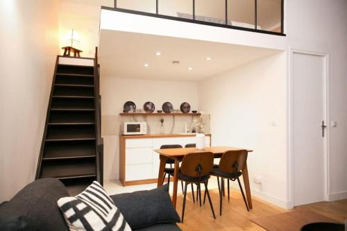 Bonne-Nouvelle Apartment | Stylish Mezzanine Studio Apartment - Family-Friendly Retreat