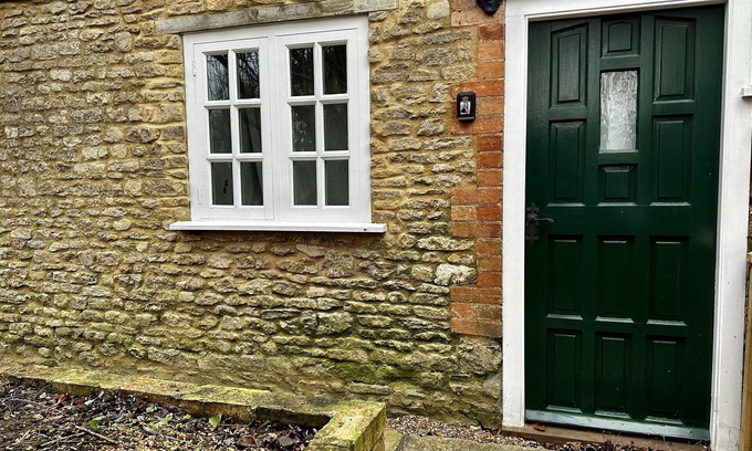 Bicester House | Inviting Barn Conversion Near Bicester with Breakfast Included