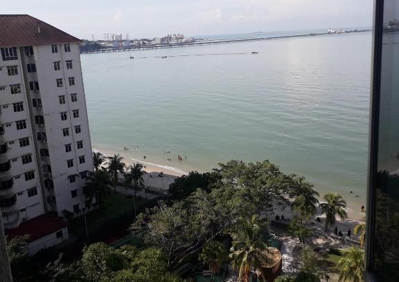 Taman Tanjung Apartment | Comfortable 2-Bedroom Apartment at Glory Beach Resort