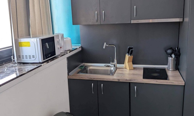 Sunderland City Centre Apartment | Cosy & Bright Budget Studio in Central Sunderland