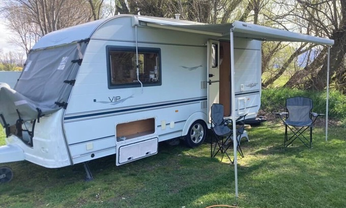 Kaikoura House | Cosy Caravan in Central Kaikoura only 5 mins walk to Town centre.