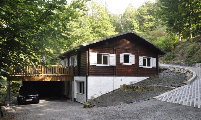 The Ardennes Ski Chalet | Cosy Chalet in Odeigne with Jacuzzi