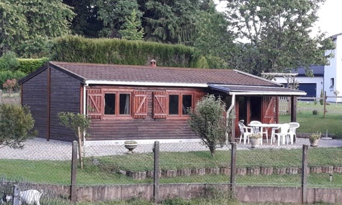 Arpajon-sur-Cere Cottage | Cozy Gite Arpajon-sur-Cère with Kitchen and Spa Amenities