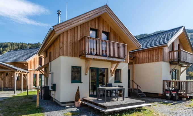Murau Ski Chalet | Cozy Chalet Steps from Ski Area in Murau with Spa & Breakfast