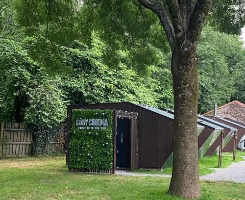 Pontcanna Other | Top-Rated Cosy Cinema: A Unique Stay Awaits You