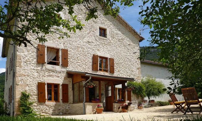 Saint-Martin-en-Vercors Cottage | Discover Cottage Douillet: Rated 10/10 in Saint Martin