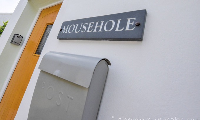Aberdovey House | Cozy Pet-Friendly Fisherman's Cottage with Breakfast & Kitchen