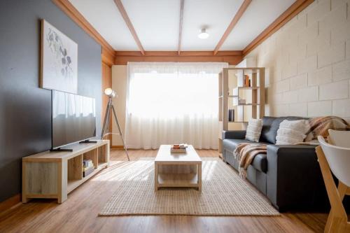 East Launceston Apartment | Cozy Stay with WiFi & Parking for Your Convenience