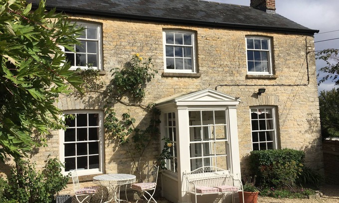 Woodstock House | Exclusive Cotswold Cottage by Blenheim Palace & Soho Farmhouse