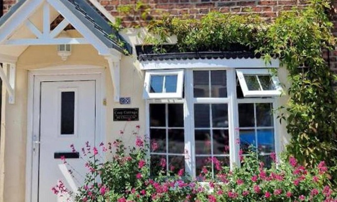 Bawtry Cottage | Inviting 2-Bed Cottage in Bawtry with Family Amenities