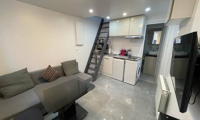 Parc-de-Montsouris House | Charming Cottage Retreat Near the Heart of Paris