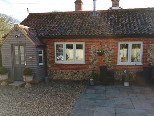 North Elmham House | Cosy Cottage