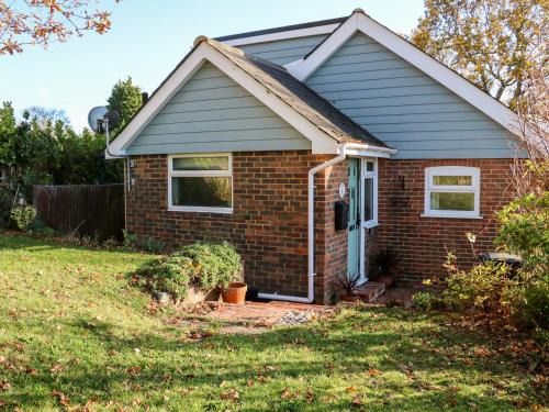 Bexhill-on-Sea House | Cozy Cottage: Pet-Friendly Retreat with 9.5/10 Guest Rating