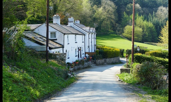 Llannefydd Cottage | Charming Cottage Retreat in a Secluded Welsh Valley