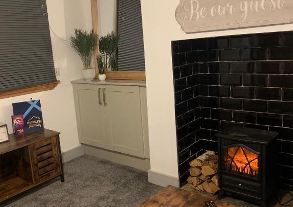 Middlesbrough House | Charming Cottage Retreat in Redcar - Workstays UK