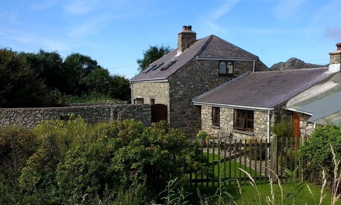 St Brides Cottage | Inviting Cottage with Log Stove & Private Garden Retreat