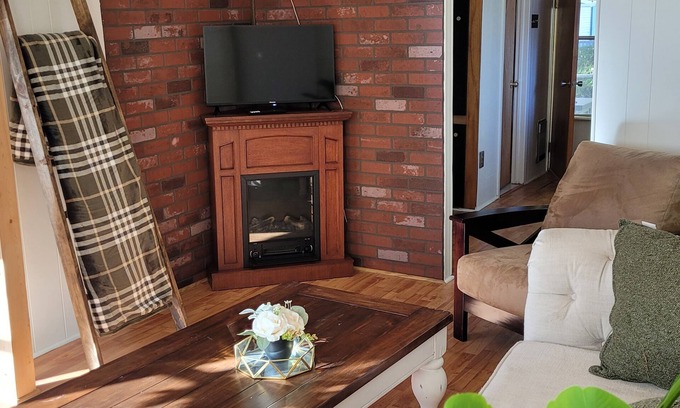 South Glengarry Cottage | Cosy Cottage on lake Francis