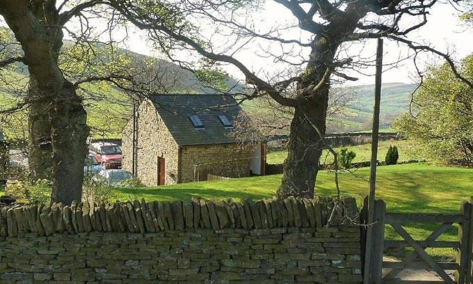 High Peak Apartment | Cozy Cottage Studio with Countryside Views & Pet Friendly