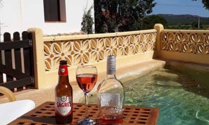 Silves Cottage | Serene Cottage with Plunge Pool & BBQ in Tranquil Countryside